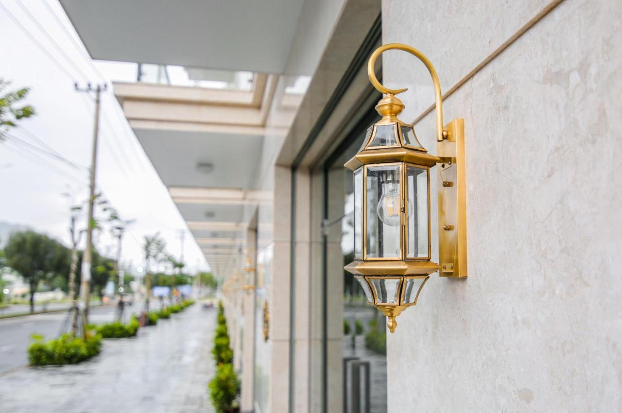 Regal Lakeside Private Villa Danang Exterior photo